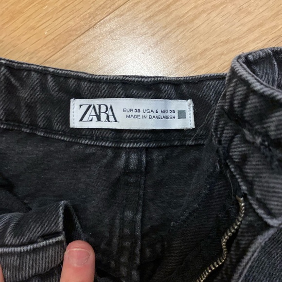 Zara shorts - Picture 2 of 2
